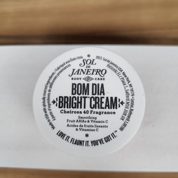 3-Piece Sol de Janeiro Bom Dia Bright 40 Body Wash & Cream Jet Set, New - Picture 7 of 7